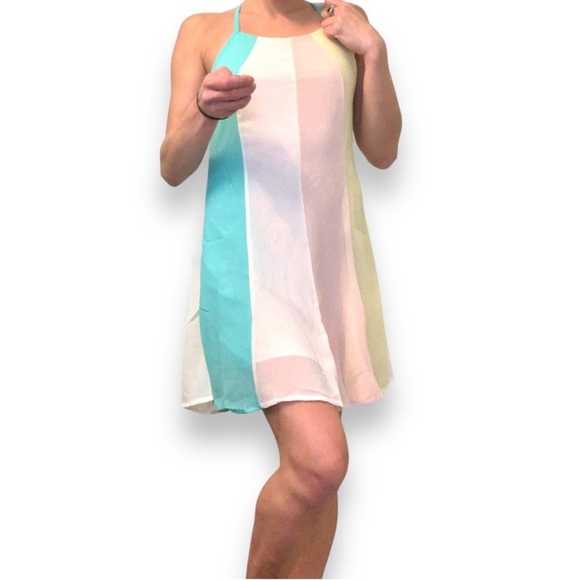 🆕 Open Back Color Block Mini Dress - Picture 3 of 4